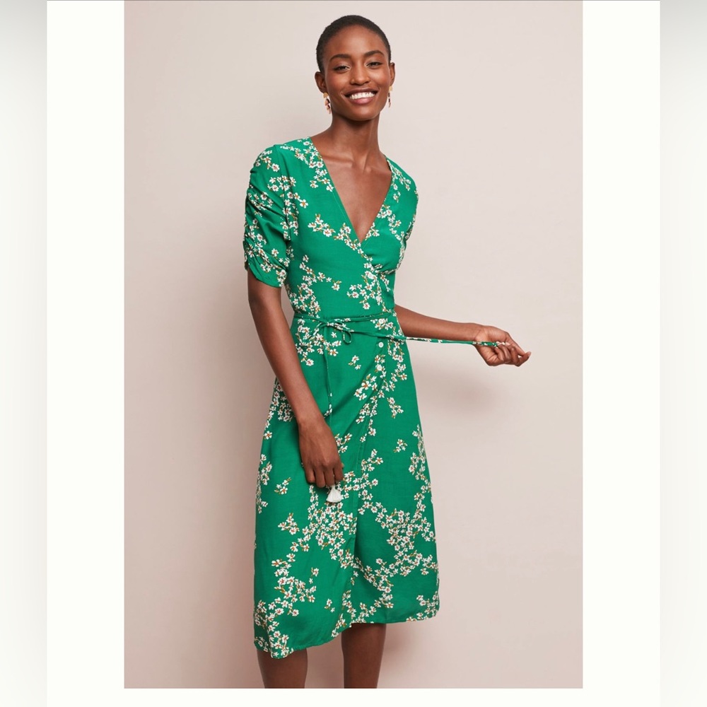 Bright green floral wrap dress, NWT